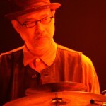 芳垣安洋(Ds)