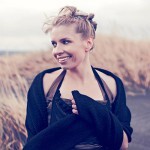 Shelley O'brien(Vo,ウクレレ)
