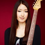 大久保初夏(G,Vo)