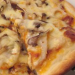 レンコンとボロネーゼのミルフィーユ風ピザ
