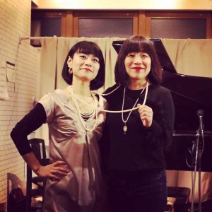 関根アヤ(P)+東條やすこ(Vo)